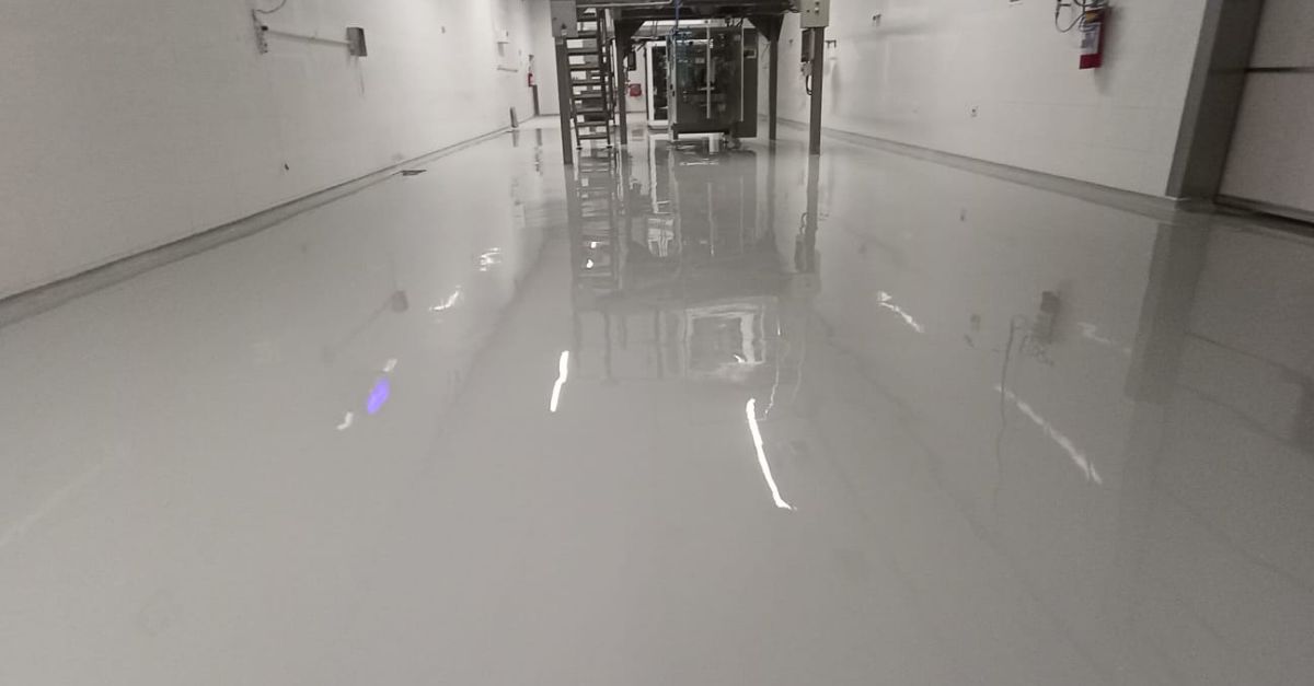 Revestimento monolítico em pisos industriais - Augepoxi