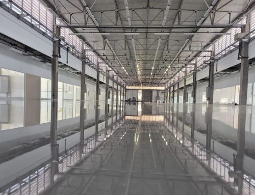 Piso epóxi por m²: fatores que influenciam no preço industrial