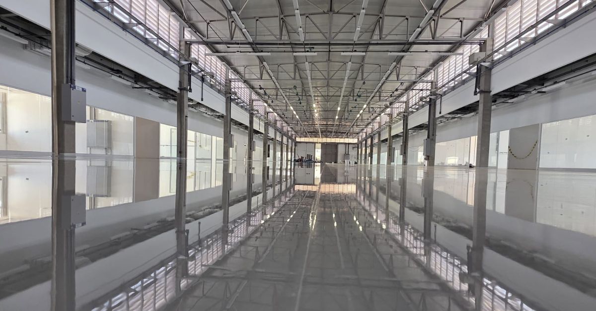 Piso epóxi por m² - fatores que influenciam no preço industrial - Augepoxi