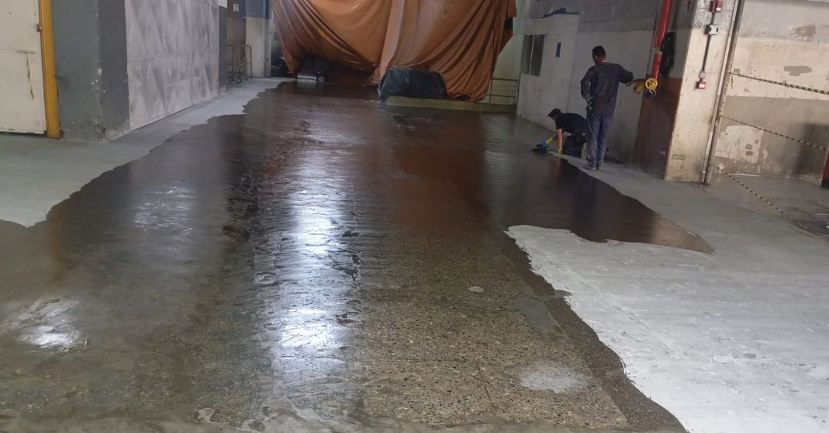 Resina para Piso - escolha, aplicação e desempenho industrial