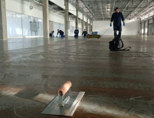 Piso epóxi para construtoras: especificação em projetos industriais