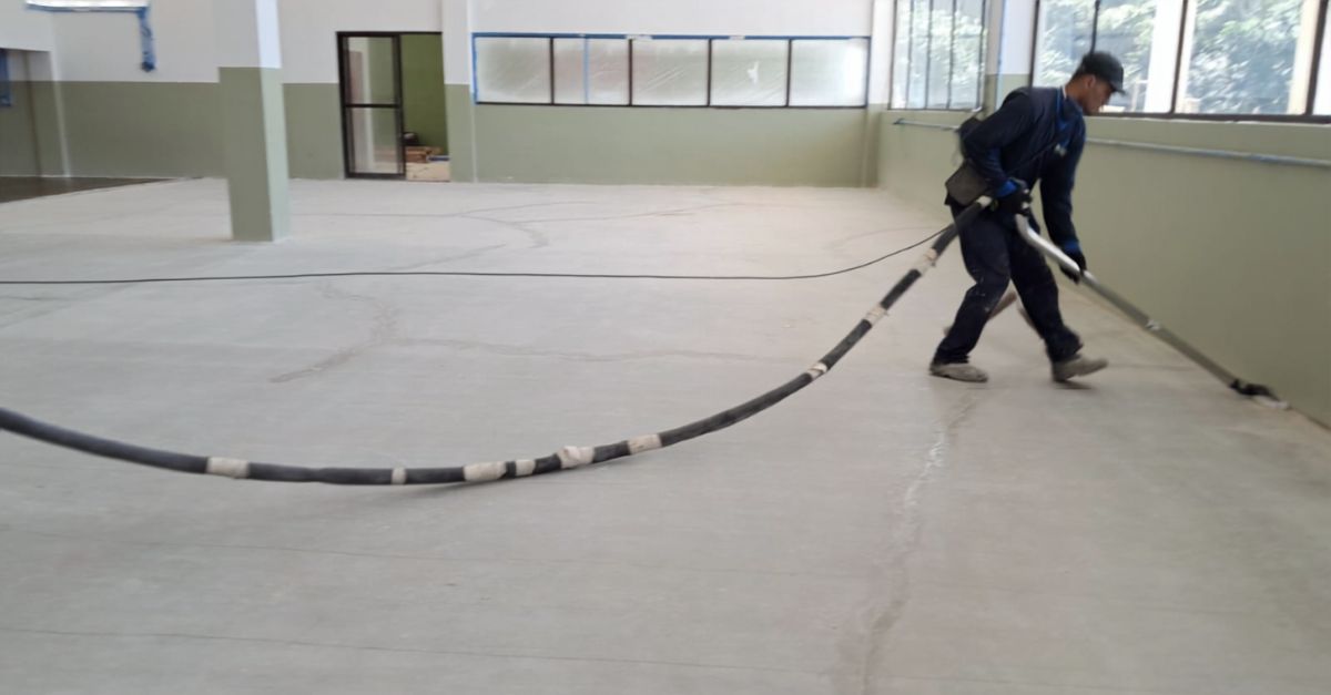 Piso epóxi em obras industriais - Augepoxi